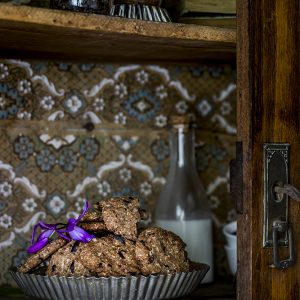 biscotti veg ai datteri, cocco, mandorle e fave di cacao tostate2b